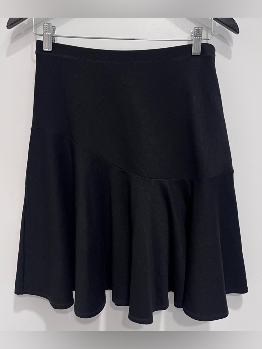CAbi BLACK KNEE LENGTH FLARED SKATER SKIRT SIZE 2 3098‎ asymmetrical classic